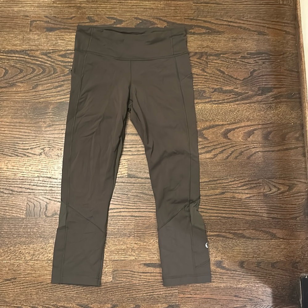Lululemon Olive green cropped leggings